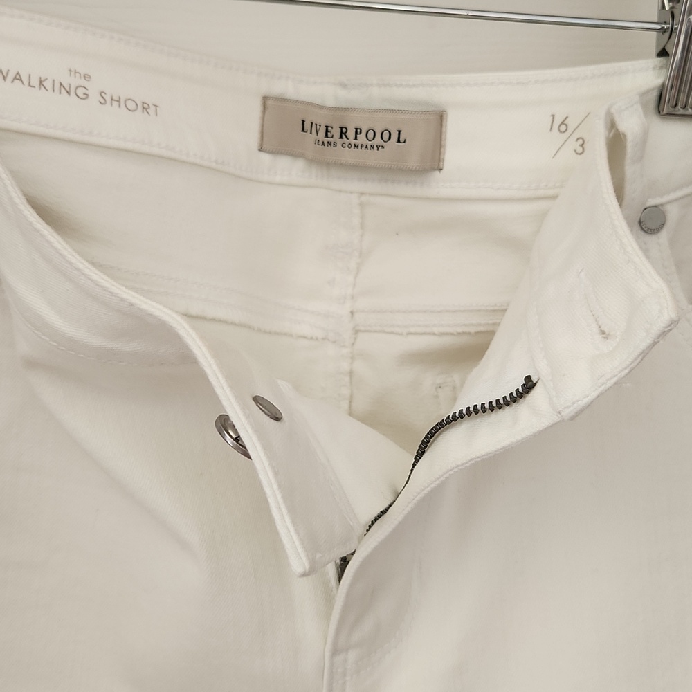 Liverpool White 7" Bermudas Short - Women's Casual Shorts - Picture 2 of 5